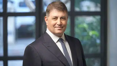 Cemil Tugay kaç yaşında, aslen nereli, evli mi, mesleği ne, ne iş yapıyor?