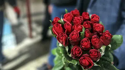 14 Şubat’ta Erkek Arkadaşa Ne Alınır? Sevgililer Günü İçin En Anlamlı ve Popüler Hediye Önerileri