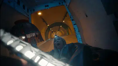 Işık ekipmanı üzerine düştü: Selen Görgüzel çekimlere devam etti