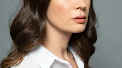 Abi Dizisi Mahinur Kimdir? Esra Şengünalp Kaç Yaşında, Nereli, Hangi Dizilerde Oynadı, Kariyeri