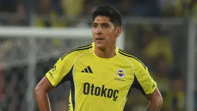 Hollanda’da Operasyon, İstanbul’da Bekleyiş: Edson Álvarez'in Son Durumu!