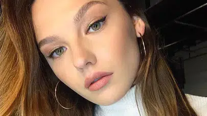 Aynı Yağmurun Altında Rosa Kim? Gerçek Adı Nilsu Berfin Aktaş Kaç Yaşında, Nereli, Boyu Kaç, Hangi Dizilerde Oynadı?