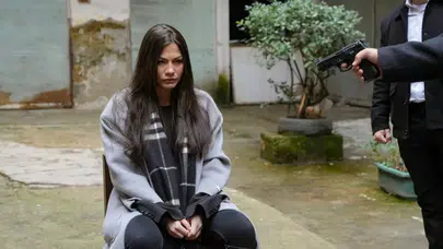 Eşref Rüya 34. bölümde büyük ihanet: Nisan’ın muhbirliği ortaya çıktı, Eşref gözaltına alındı