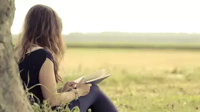 Alaycı Dille Toplumsal Eleştiri! Satirik Şiirin Anlamı ve Özellikleri