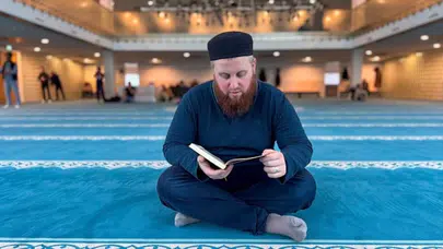 Hollandalı Mühtedi Florian Rudolf Gijs Drenth İslam’ı Neden Seçti? “Batı’da İnsanlar Anlam Arıyor”