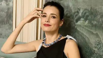 Oscar’lı yıldızlara rakip oldu... Özgü Namal’dan büyük çıkış!