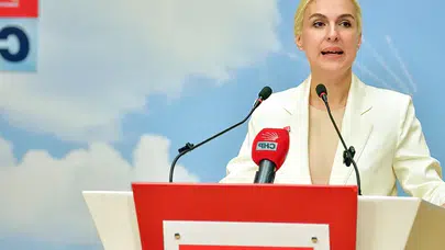 Merve Kır Müftüoğlu kimdir, neden istifa etti, hangi partiye geçti, Aslen nereli, kaç yaşında, ne iş yapıyor?