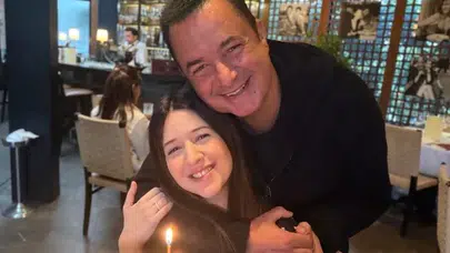 Yoğun Tempoya İngiltere'de Aile Molası! Acun Ilıcalı’nın Baba-Kız Karesi