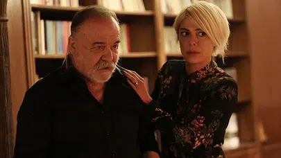 'Çirkin' dizisinde buluşma... Gözde Kansu ve Çetin Tekindor yeniden aynı kadroda!