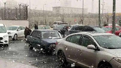 19 Şubat’ta Bağcılar’da okullar tatil mi, kar yağışı ne kadar sürecek, yarın dersler işlenecek mi?