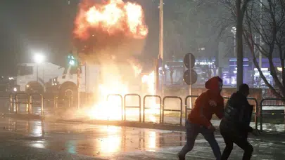 Tiran’da Hükümet Karşıtı Gösteriler Şiddetlendi: Başbakanlık Binasına Molotoflu Saldırı