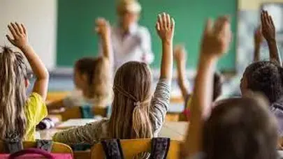 Veliler ve öğrenciler beklemede!