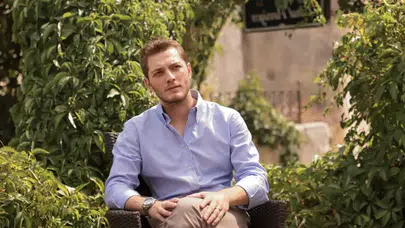 Aynı Yağmur Altında Ali kimdir, Burak Tozkoparan kimdir, kaç yaşında, nereli, oynadığı diziler?