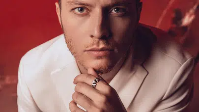 Burak Tozkoparan kaç yaşında, sevgilisi var mı, hangi dizide oynuyor? Aynı Yağmur Altında dizisinin Ali kim?