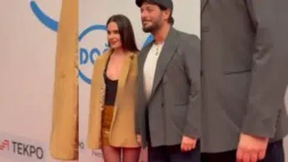 Ödül gecesinde Hayrettin’in yanındaki isim tüm bakışları üzerine topladı