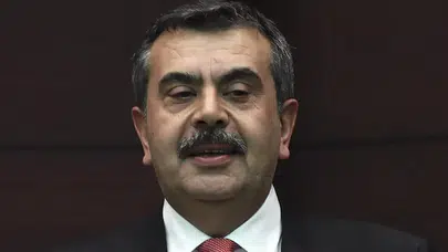 Yusuf Tekin Kimdir, Kaç Yaşında, Aslen Nereli? Mesleği Ne, Hangi Görevlerde Bulundu, Evli mi?