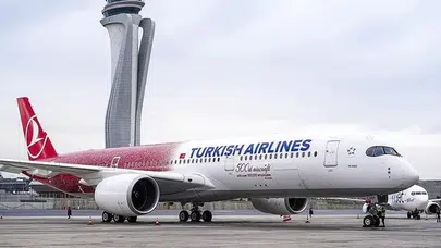 THY’nin 500’üncü Uçağı Gökyüzüne '500' Yazdı, Dünyanın Gündemine Girdi