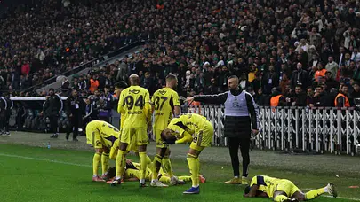 Kocaeli’de gergin anlar: Guendouzi’ye tribünden madde atıldı, olaylar karıştı