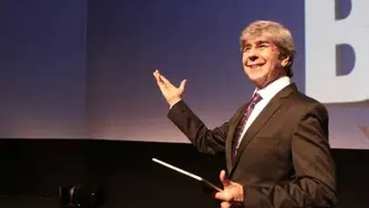 Usta sanatçı Korhan Abay kimdir, nerede yaşıyor, neden yıllar sonra sessizliğini bozdu?