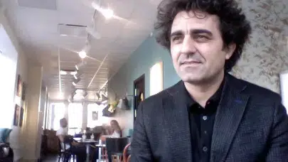 Çok dilli bir yazarın Türkiye gündemindeki etkisi