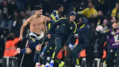 Fenerbahçe son saniyede yıkıldı: Kadıköy buz kesti
