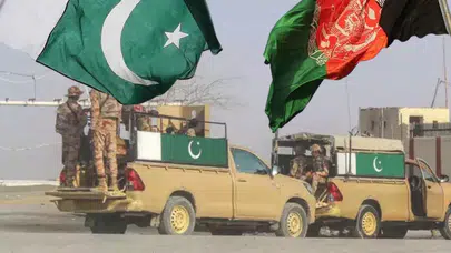 Sınırda alarm! Pakistan Afganistan’a savaş ilan ettiğini açıkladı