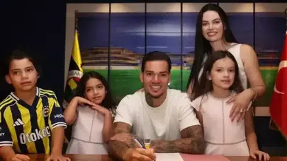 Fenerbahçe Kalecisi Ederson’un Eşinden Sert Tepki 'Aileme Hakaret Edilemez'