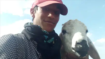 ALPAY KAYA KİMDİR VE KAÇ YAŞINDA! Tavşan İmparatorluğu'nun Musa'sı kim, kaç yaşında, aslen nereli, nasıl keşfedildi?