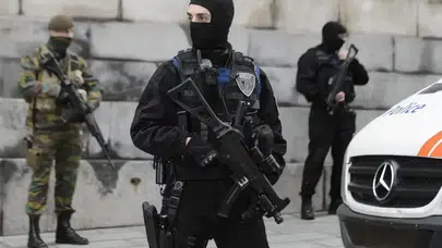 Belçika’da Korkutan Patlama! Tarihi Sinagogun Önünde Patlama Meydana Geldi