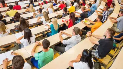 19 MART BUGÜN ÜNİVERSİTELER AÇIK MI DERS İŞLENECEK Mİ YARIM GÜN MÜ? Arefe Günü Öğleden Sonra Ders Var Mı?