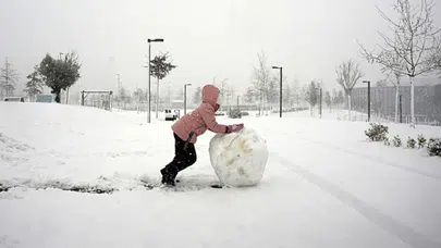 5 MART PERŞEMBE OKULLAR TATİL Mİ! Kar Yağışı Nedeniyle Yarın Okullar Kapalı mı, Valiliklerden Açıklama Var mı?