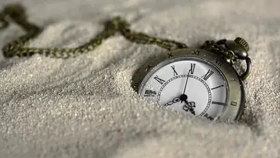 TÜRKİYE’DE SAATLER İLERİ ALINACAK MI! Yaz Saati Uygulaması 2026’da Var mı, Kaldırıldı mı?