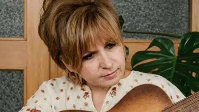 Onlarca hit şarkının ardındaki söz yazarı hayata gözlerini yumdu