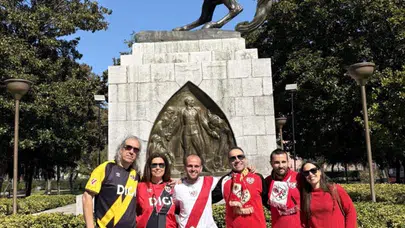 Türk ve İspanyol taraftarlar birlikte söyledi! Samsun sokaklarında tarihi anlar