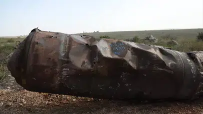 İsrail Hedefte Etkisiz Hale Getirilen Füze Elad Kırsalında Görüntülendi