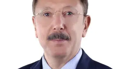 UĞUR BÜYÜKHATİPOĞLU KİMDİR, NEDEN EMEKLİ OLDU? Ne iş yapıyor, mesleği neydi?