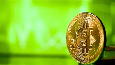 Bitcoin Yükselişi Devam Edecek mi, Zincir Üstü Veriler Ne Gösteriyor, Spot Bitcoin ETF Girişleri Bitcoin Fiyatını Nasıl Etkiliyor?