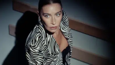 Sıla Gençoğlu yeni albümünü canlı yayında tanıttı