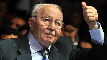 Erbakan’ın ABD-İran Kehaneti mi Gerçek Oluyor? 'Uçak Gemileri Gelecek, Tahran Bombalanacak!'