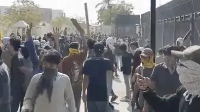 Pakistan'da Kanlı Gece! Sokağa Çıkma Yasağı İlan Edildi