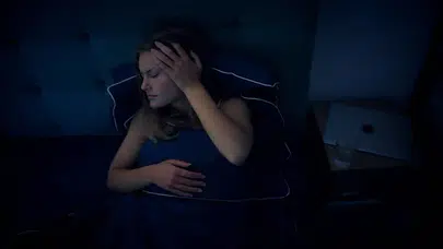 Göz göze gelinen o an, uykunun en sarsıcı bölümünü başlattı