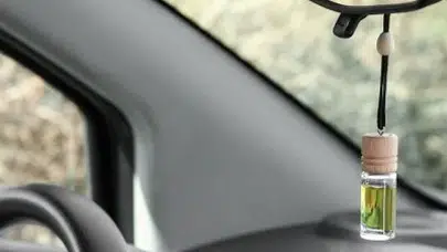 Trafikte Yeni Kabus: Aynaya Takılan Oto Kokusu Yüzünden Ceza Yağdı