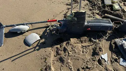 Sakarya sahilinde parçalanmış İHA bulundu: Patlayıcı ihtimali araştırılıyor