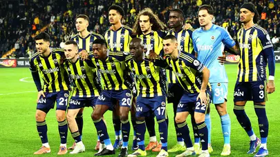 Kadıköy’de Tribünler İkiye Bölündü! Mert Müldür ve Ederson’a Islık ve Alkış Bir Arada