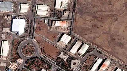 İran'ın Kalbi Natanz'a Bomba Yağdı! Radyasyon Sızıntısı Var mı? İşte İlk Açıklama!