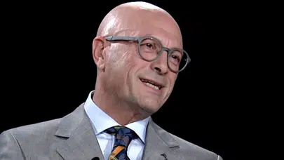 Suna filmindeki rolüyle bu kez beyazperdede şaşırttı