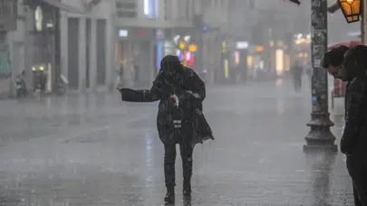 Bayramda Hava Tersine Dönüyor! Sıcaklıklar Düşüyor, Yağış Geliyor