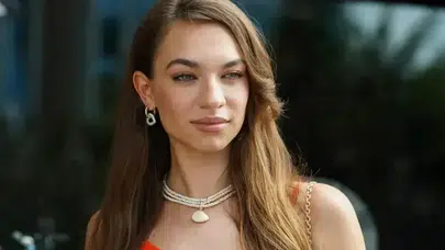 Doktor Başka Hayatta Zeren Kim, Eylül Tumbar Kimdir, Kaç Yaşında, Nereli, Boyu Kilosu Kaç, Evli Mi, Sevgilisi Var Mı, Hangi Dizilerde Oynadı?