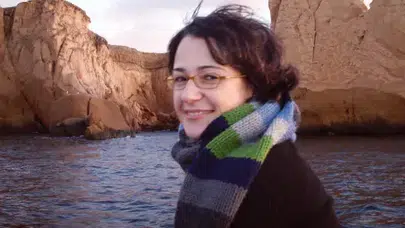 EBRU TABAK CANİKLİGİL! Ne iş yapıyor, FluTV “Olmaz Öyle Saçma Mimarlık” sunucusu kim?