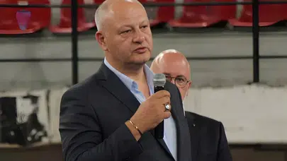 Karşıyaka’nın kaderini değiştiren karar: Aygün Cicibaş sahneye böyle çıktı